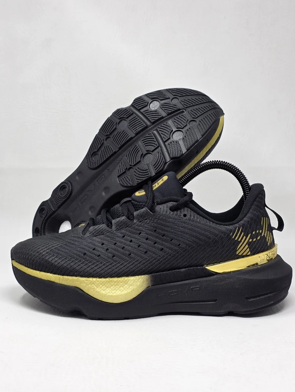 Under Armour UA Infinite Pro Metallic Athletic Shoes 3028126-001 Mens Size 7 New